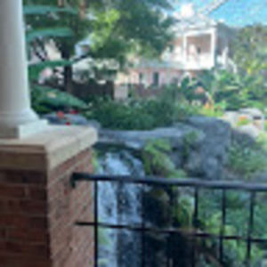 Meet your Posher, Elyse